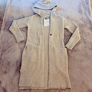 UGG mid length light biegey/ tan color Size XS/S never worn